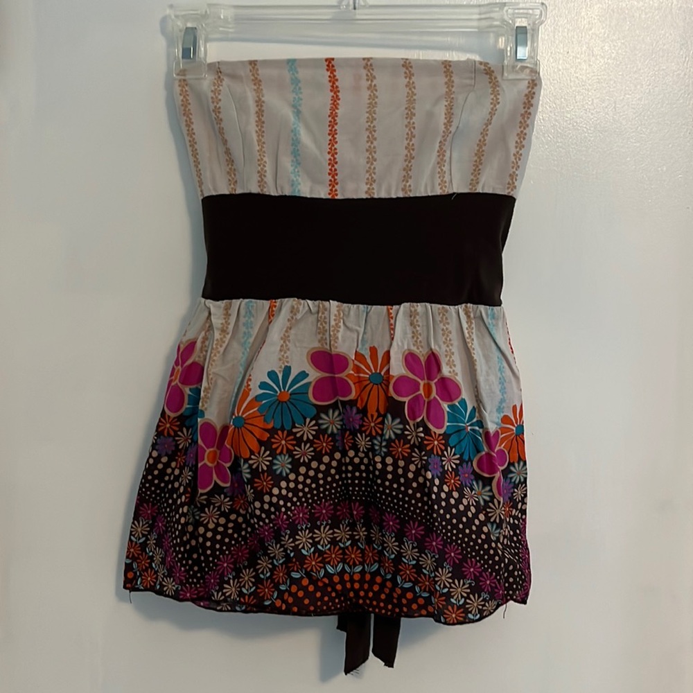 NWOT-Next Era Couture Strapless Floral Top